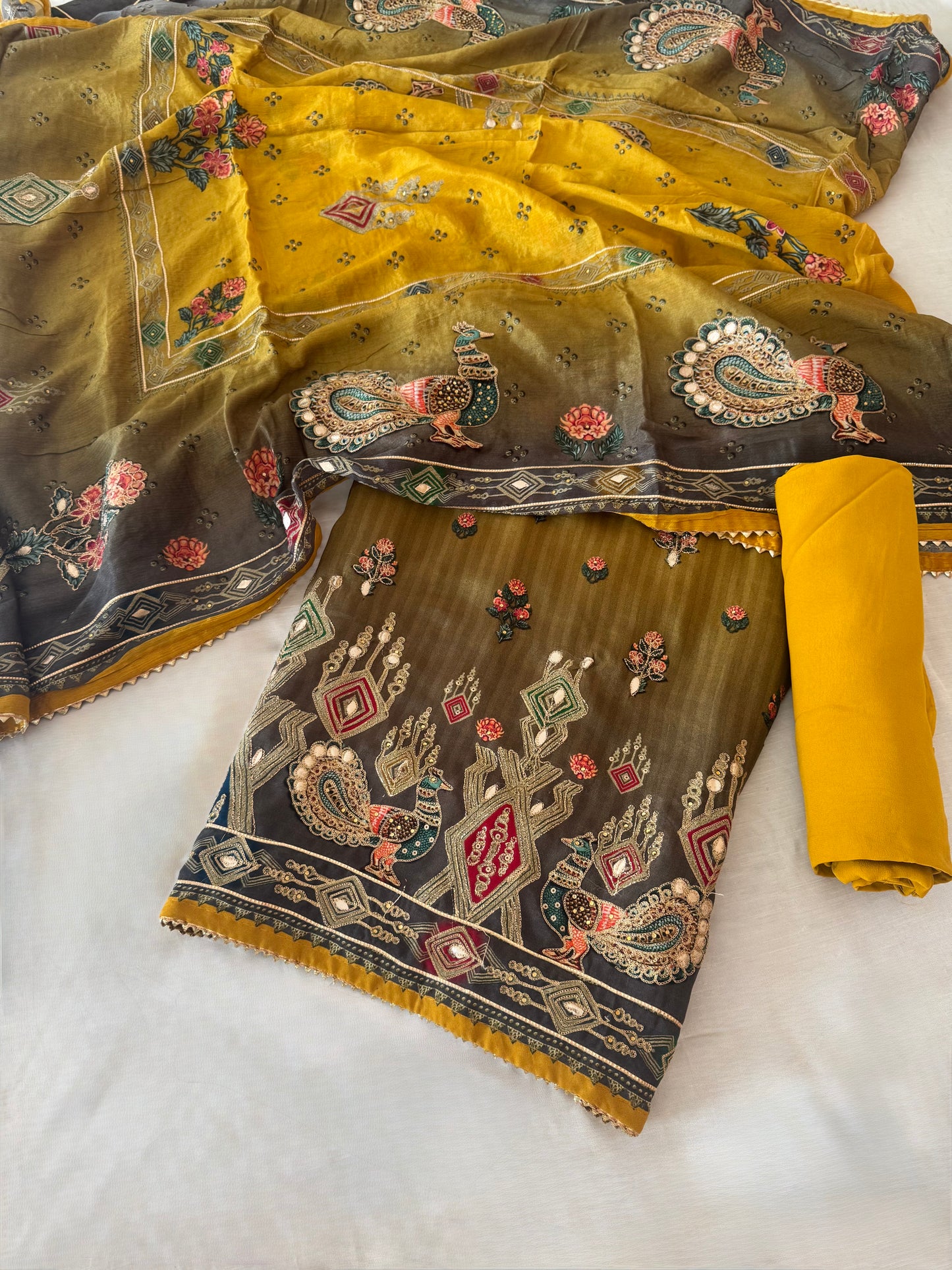 Peacock print Crepe Suit