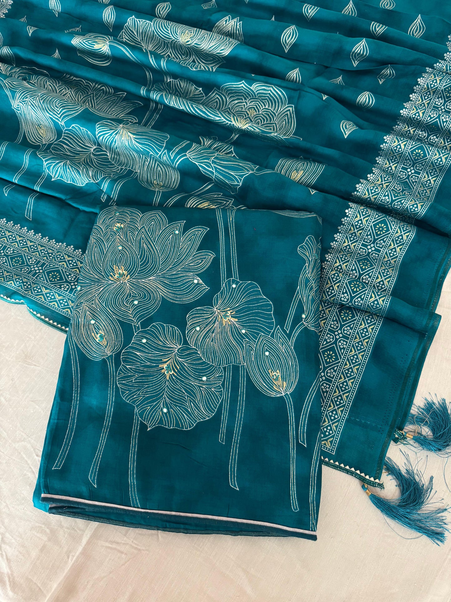 Handcrafted Cotton Elegance – Seasonal Summer